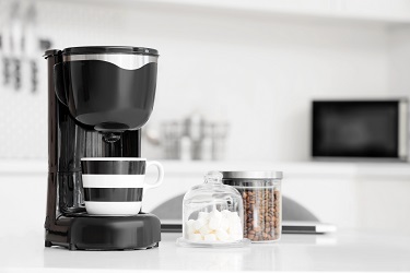 Best Coffee Makers for Small Kitchens Under $100 (2025 Guide)